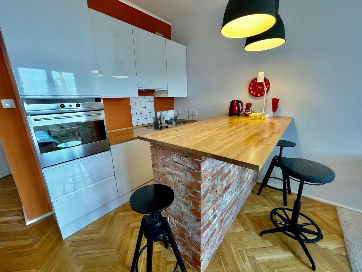 Super Beauty Metro Wifi 65'Tv Netflix Hbo Appletv+ Apartment Warsaw Exterior photo