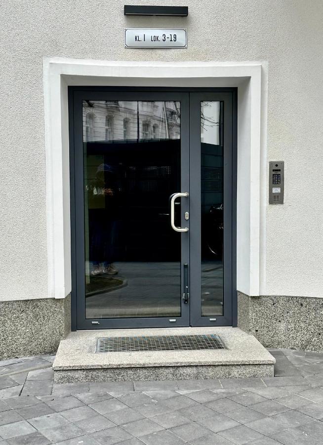 Super Beauty Metro Wifi 65'Tv Netflix Hbo Appletv+ Apartment Warsaw Exterior photo